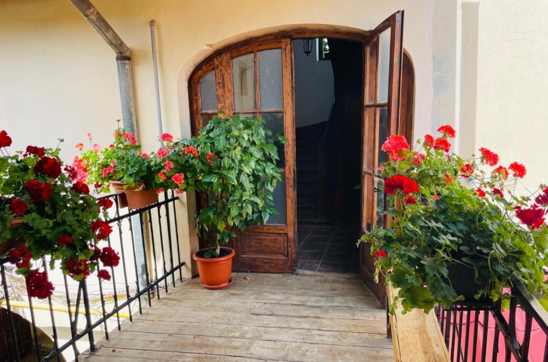 Spacious Stylish Apartment In Old Town Sibiu Dış mekan fotoğraf